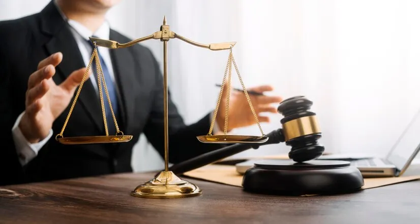 وکیل تنظیم قرارداد